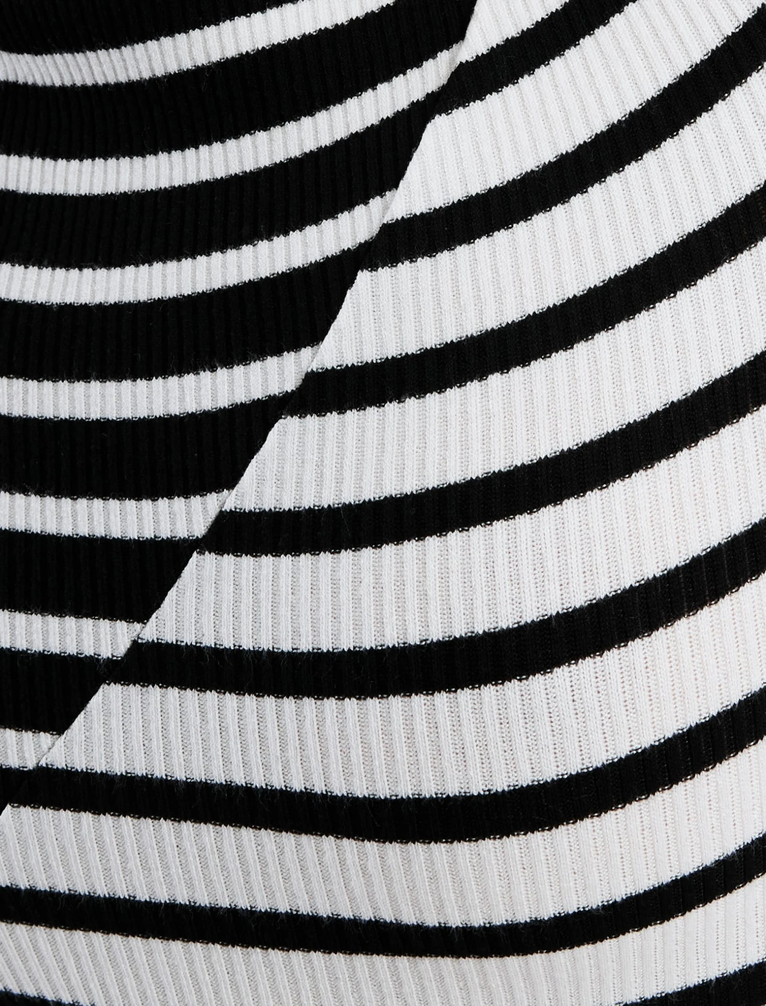 BCBGMAXAZRIA Risette Long Sleeve Dress 6 BCBGMAXAZRIA Risette Long Sleeve Dress - Image 6