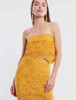 BCBGMAXAZRIA Maelle Crop Top