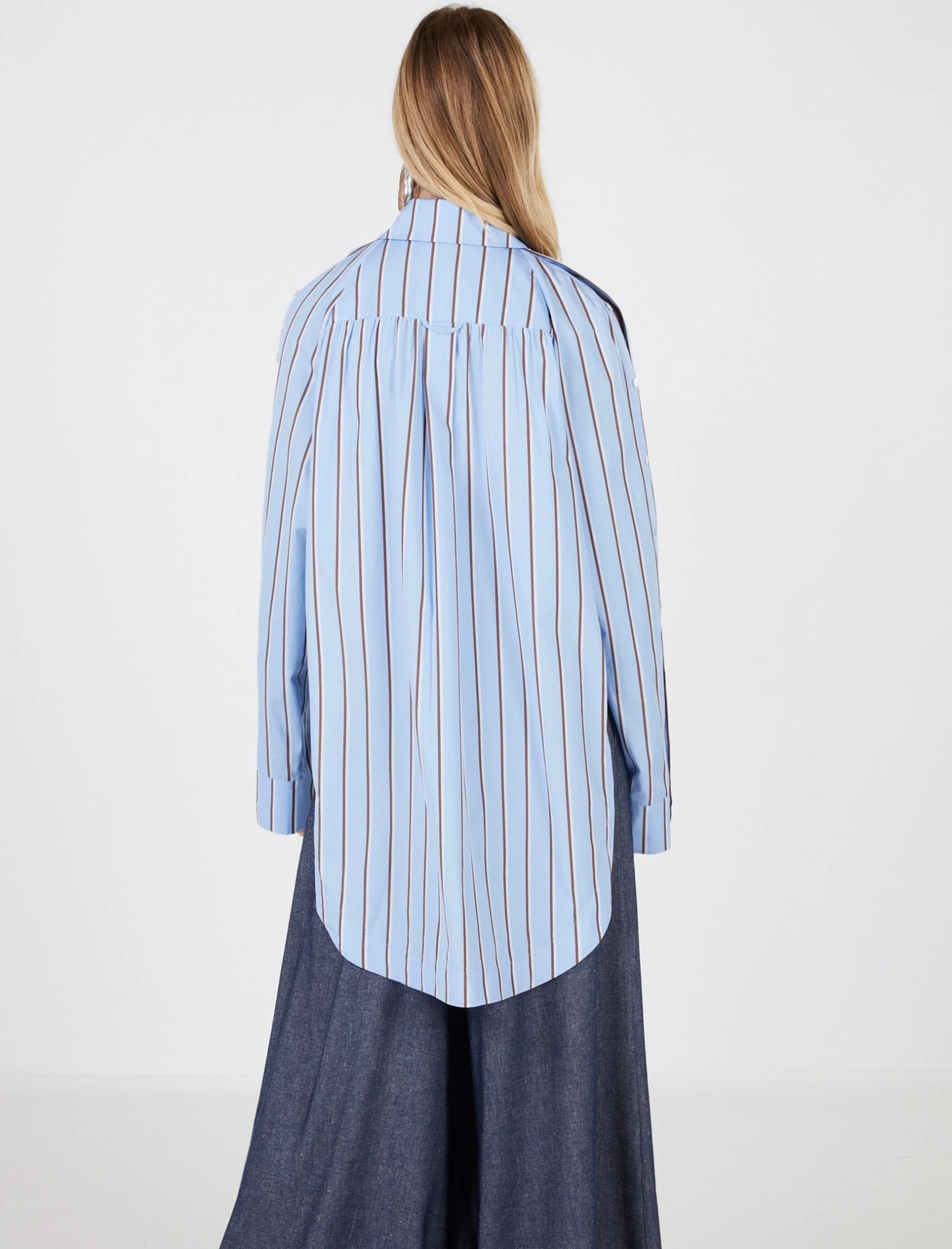 BCBGMAXAZRIA Bianca Asymmetrical Button-Down Shirt 4 BCBGMAXAZRIA Bianca Asymmetrical Button-Down Shirt - Image 4