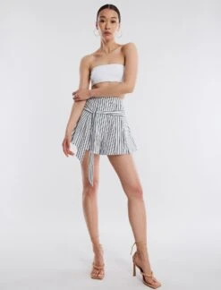 BCBGMAXAZRIA Meg Silky High-Waisted Short 13 BCBGMAXAZRIA Meg Silky High-Waisted Short -Deals BCBGMAXAZRIA Store 4.30 B AFW70519 115 5