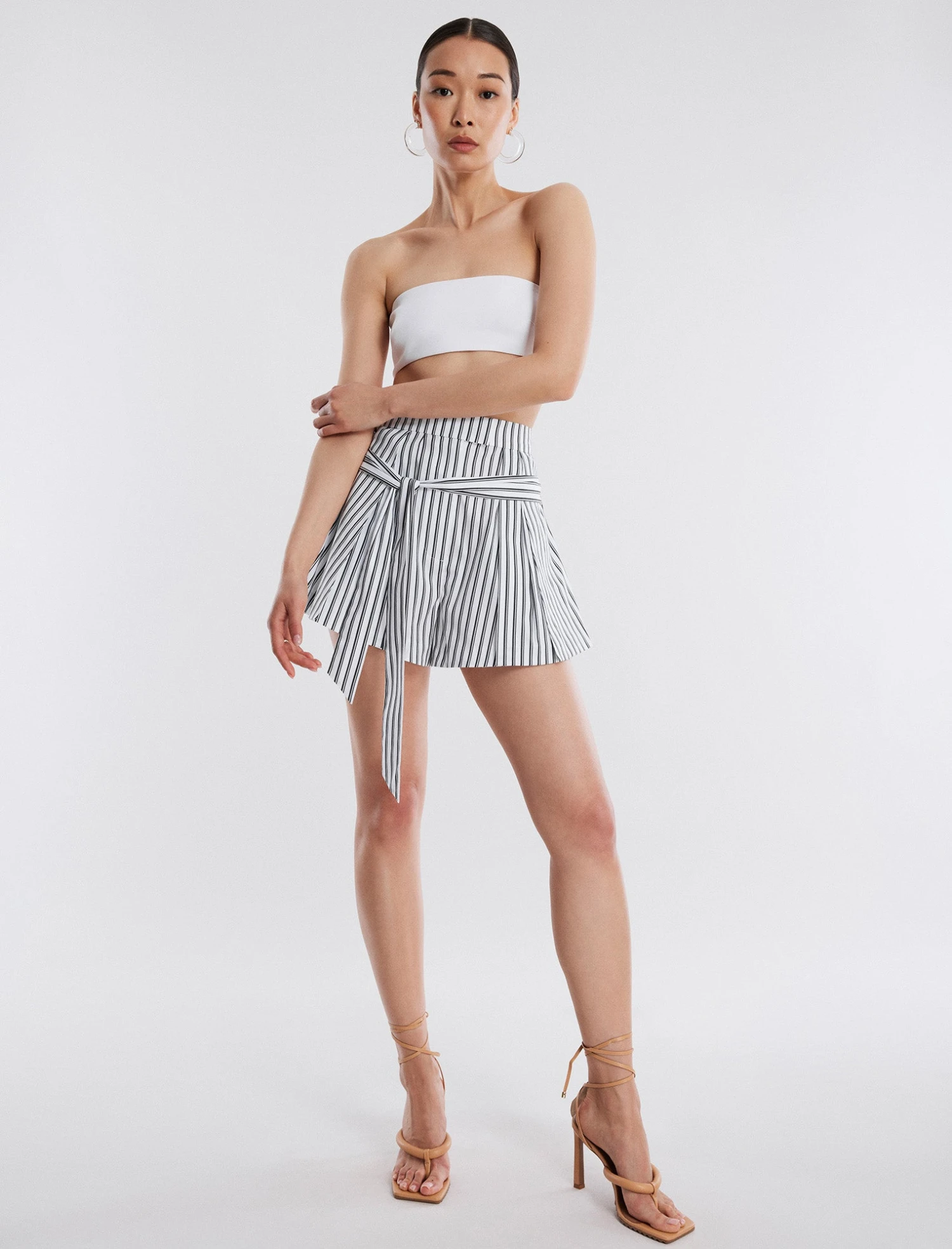 BCBGMAXAZRIA Meg Silky High-Waisted Short 5 BCBGMAXAZRIA Meg Silky High-Waisted Short - Image 5