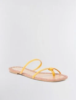 BCBGMAXAZRIA Bali Flat Sandal